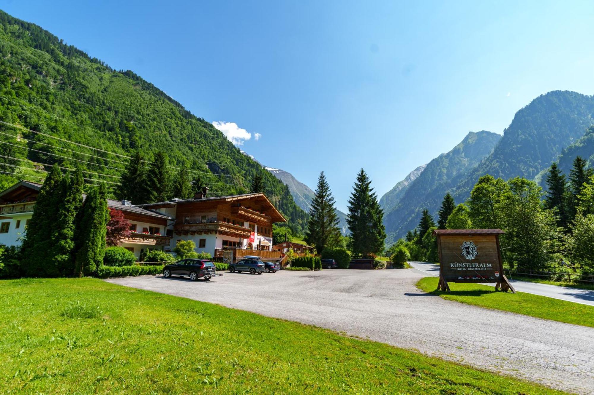 Hotel Kuenstleralm Kaprun Exterior photo