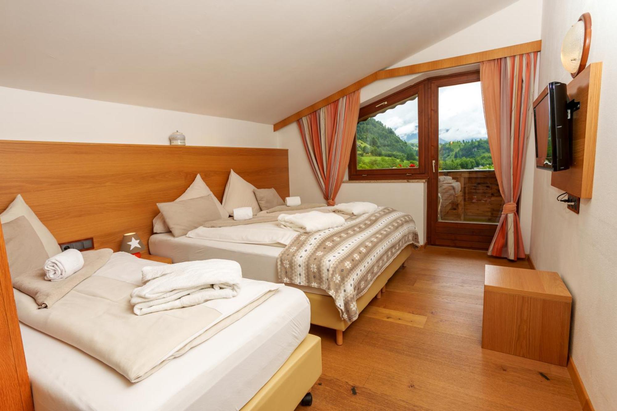 Hotel Kuenstleralm Kaprun Exterior photo