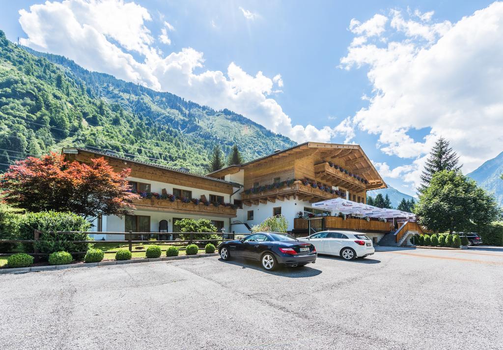 Hotel Kuenstleralm Kaprun Exterior photo