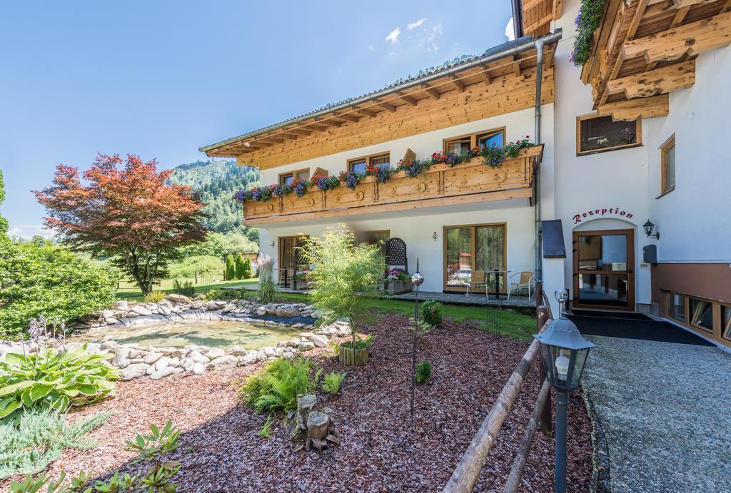 Hotel Kuenstleralm Kaprun Exterior photo