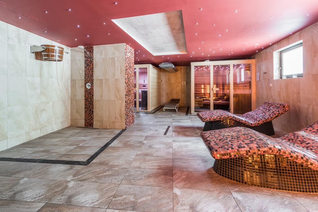 Hotel Kuenstleralm Kaprun Exterior photo