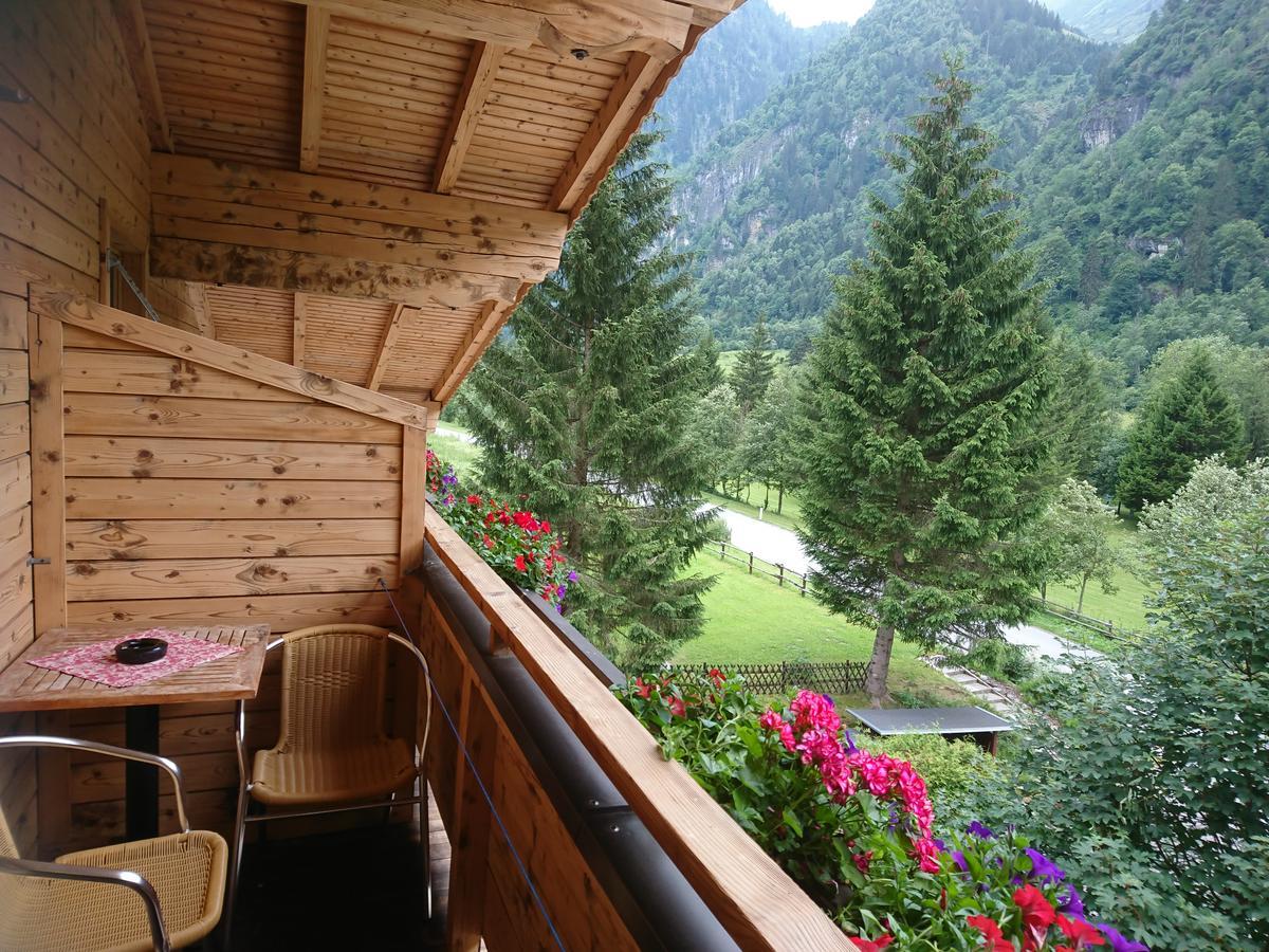 Hotel Kuenstleralm Kaprun Exterior photo